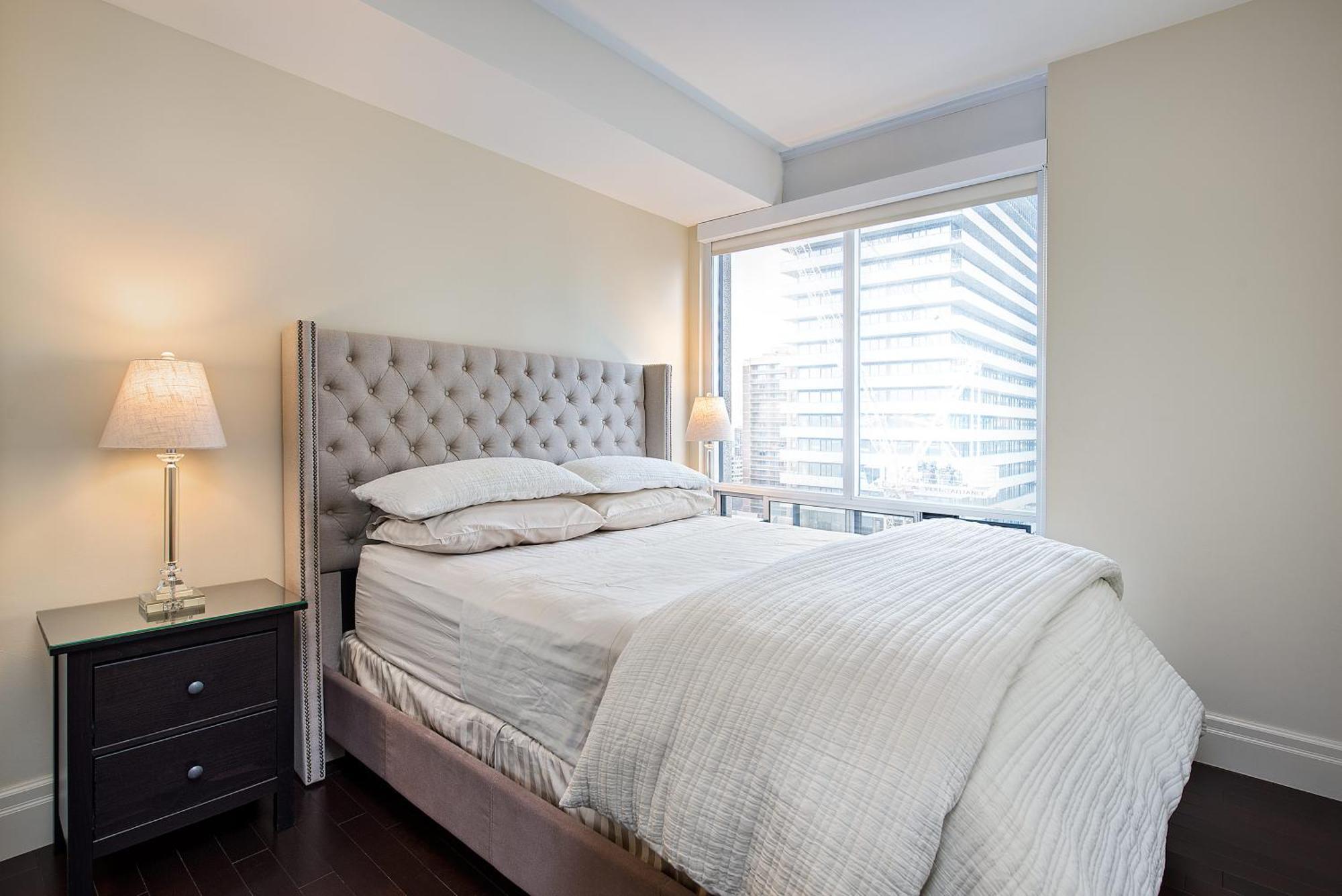 Sky Suites Yorkville Toronto Exteriör bild