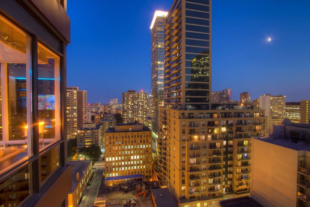 Sky Suites Yorkville Toronto Rum bild