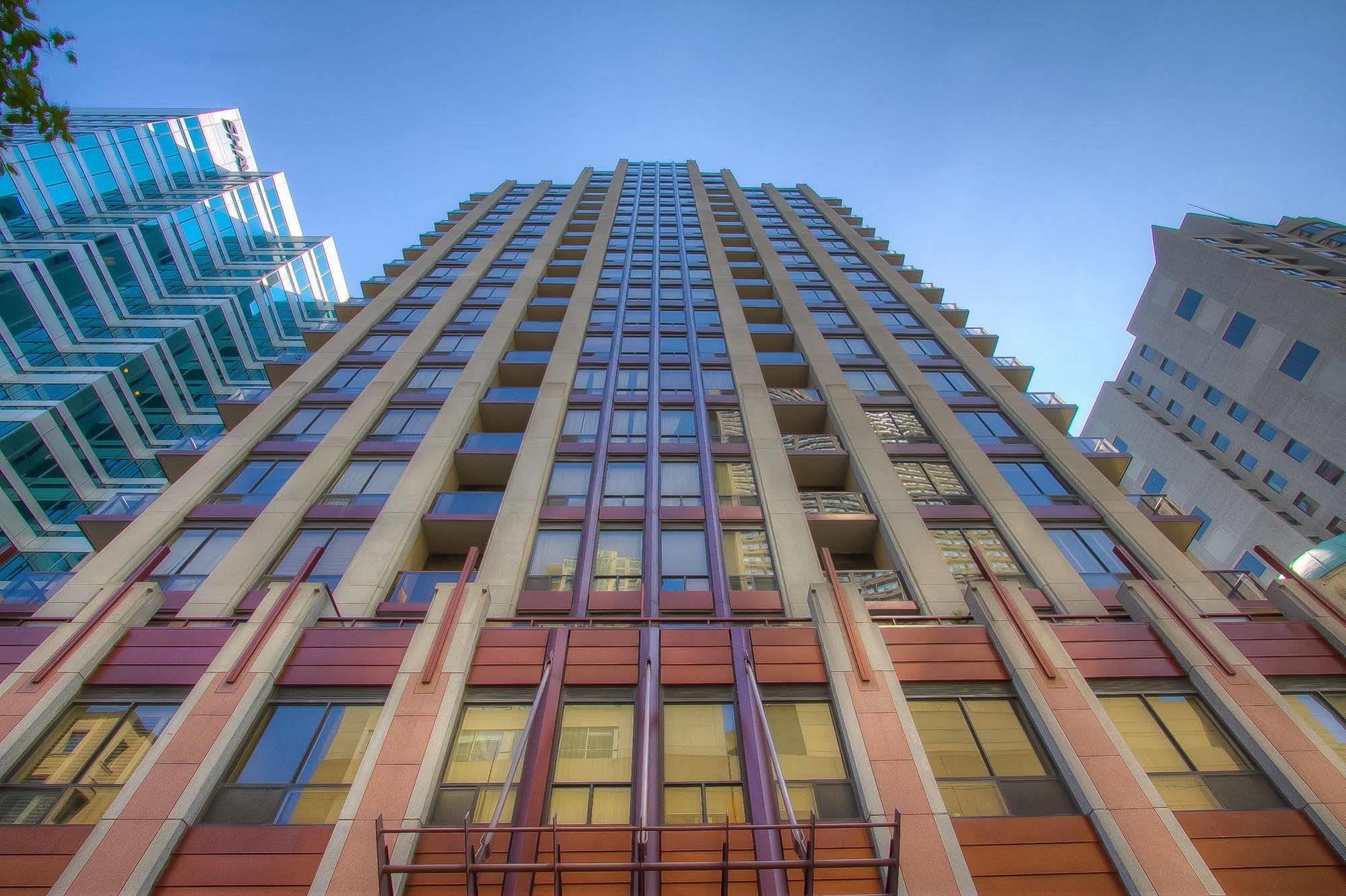 Sky Suites Yorkville Toronto Exteriör bild