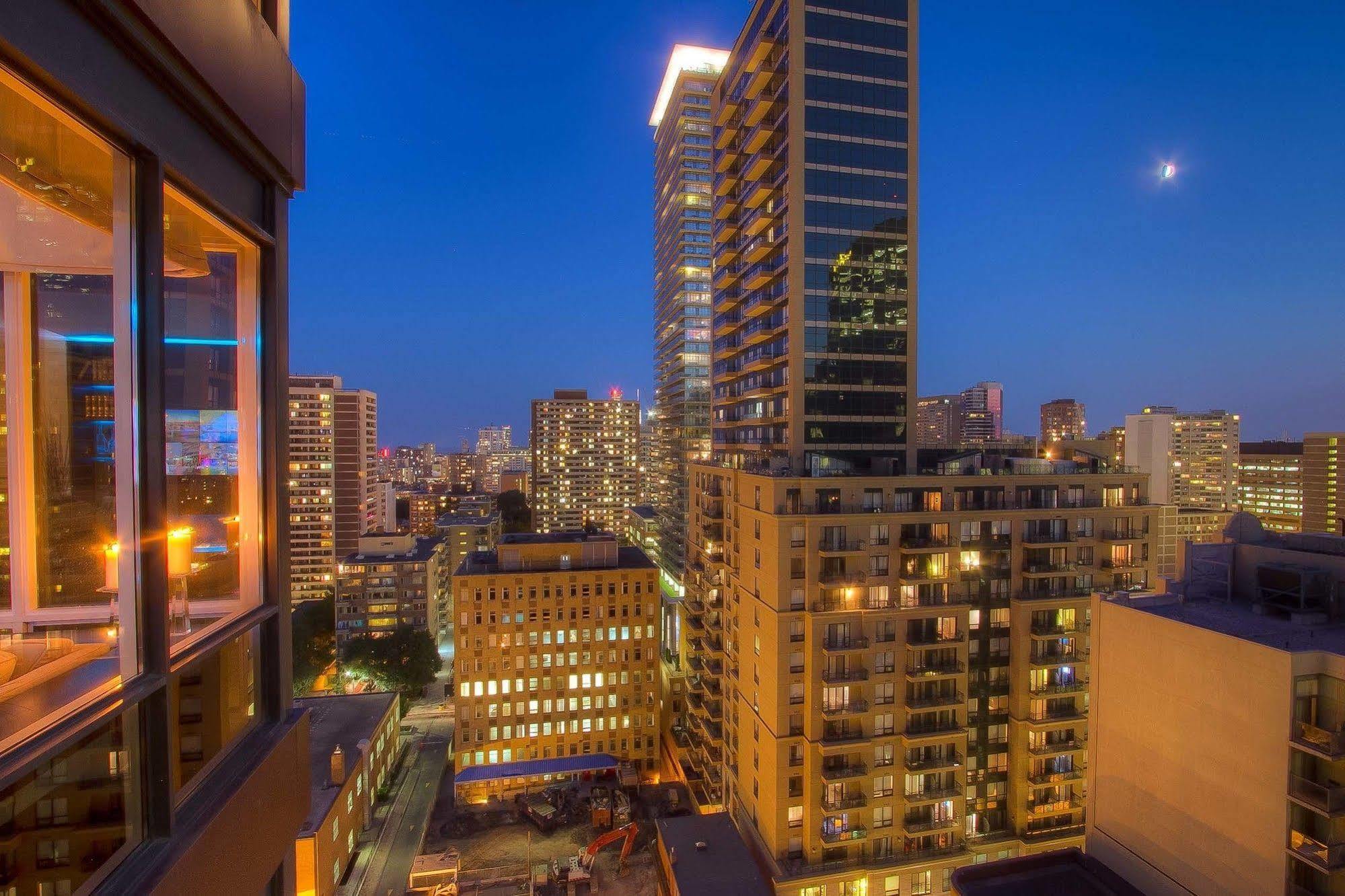 Sky Suites Yorkville Toronto Exteriör bild